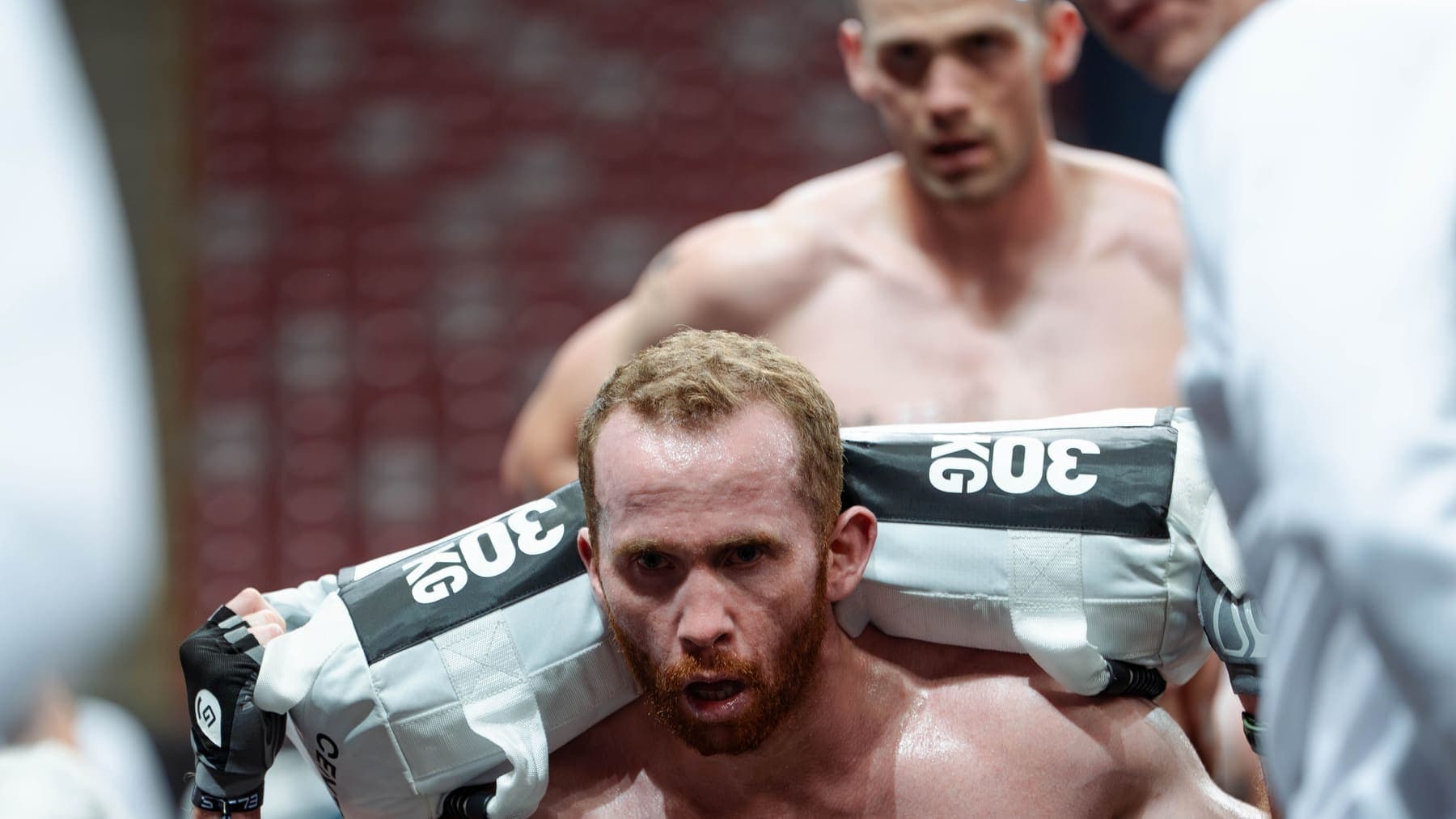 Sandbag lunges head on under load